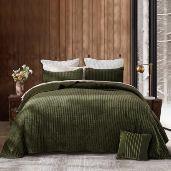 King Size Bed Army Green Striped Velvet Quilted Coverlet Bedspread Shams Set New - Picture 1 of 16